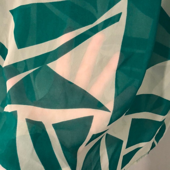 Francesca’s sheer green top - Picture 3 of 3